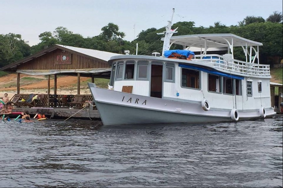 Barco de eios fluviais - Foto: Amaz